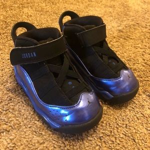 Size 6.5 medium Nike toddler shoes blue/black
